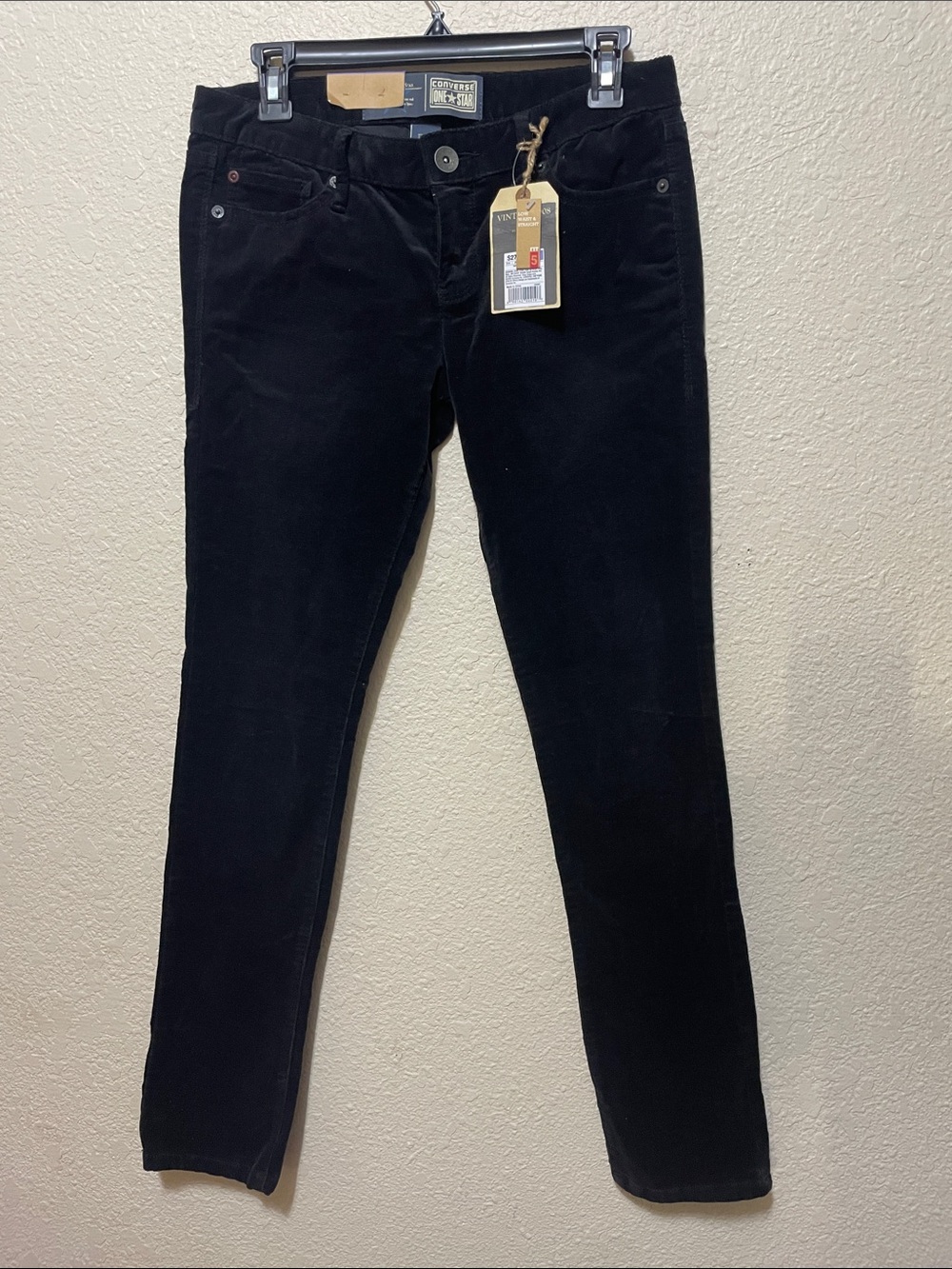 Converse One Star Low Waist Straight Women's Black Corduroy Jeans. NWT. Size 8.